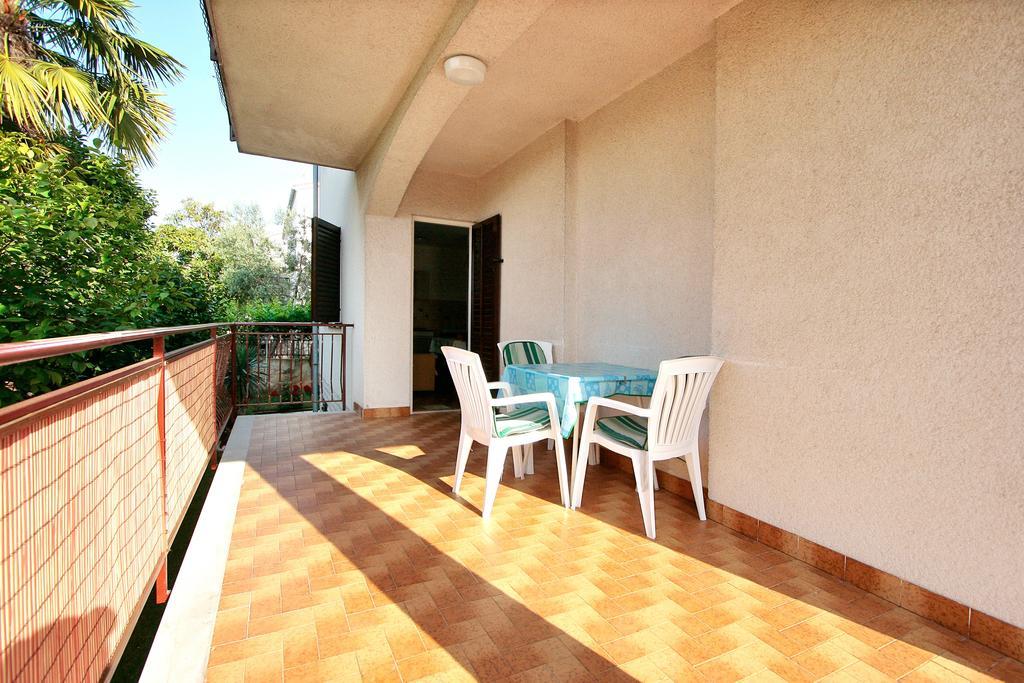 Apartment Ines Poreč Exterior foto